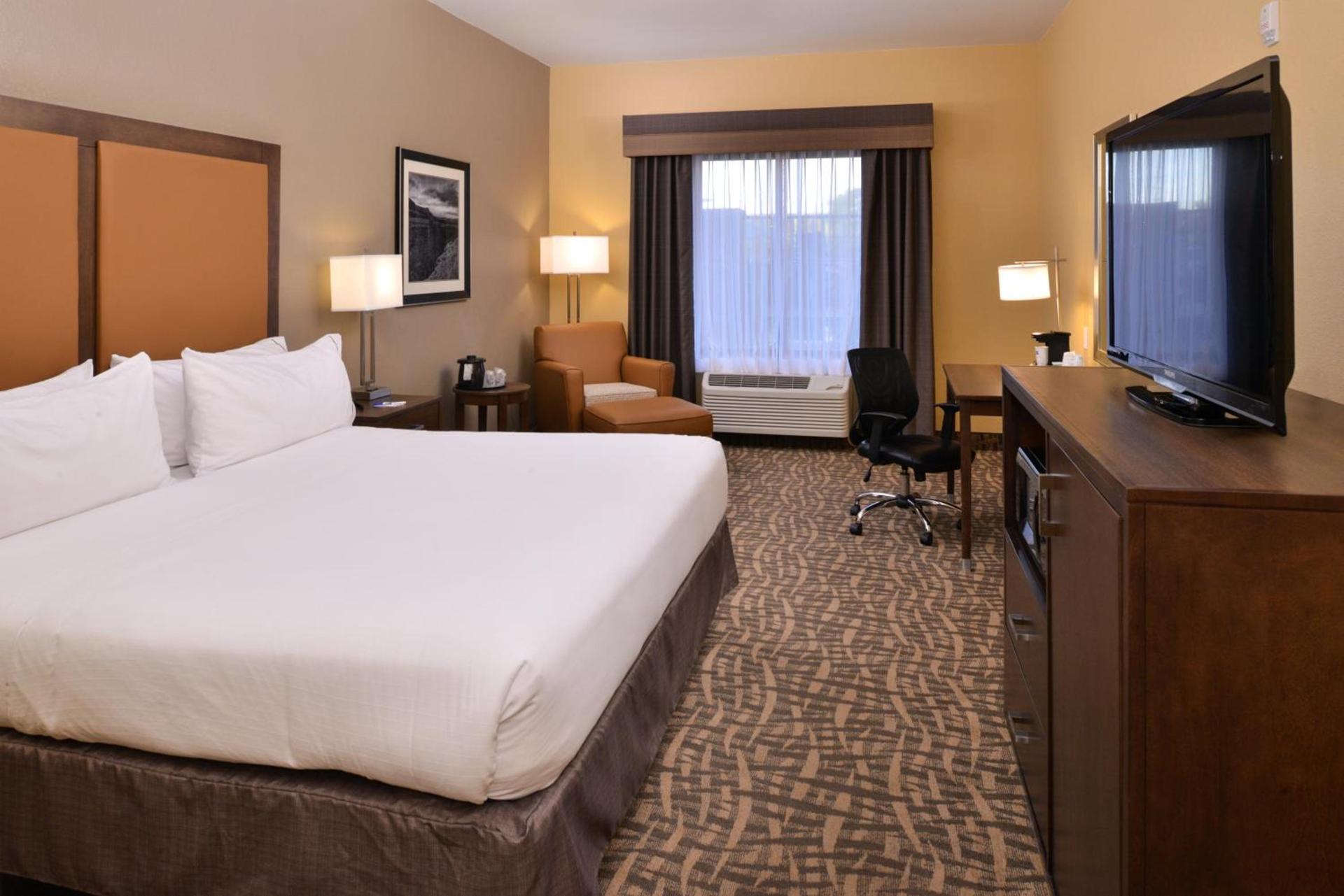 Holiday Inn Express & Suites Page - Lake Powell Area by IHG photo 2