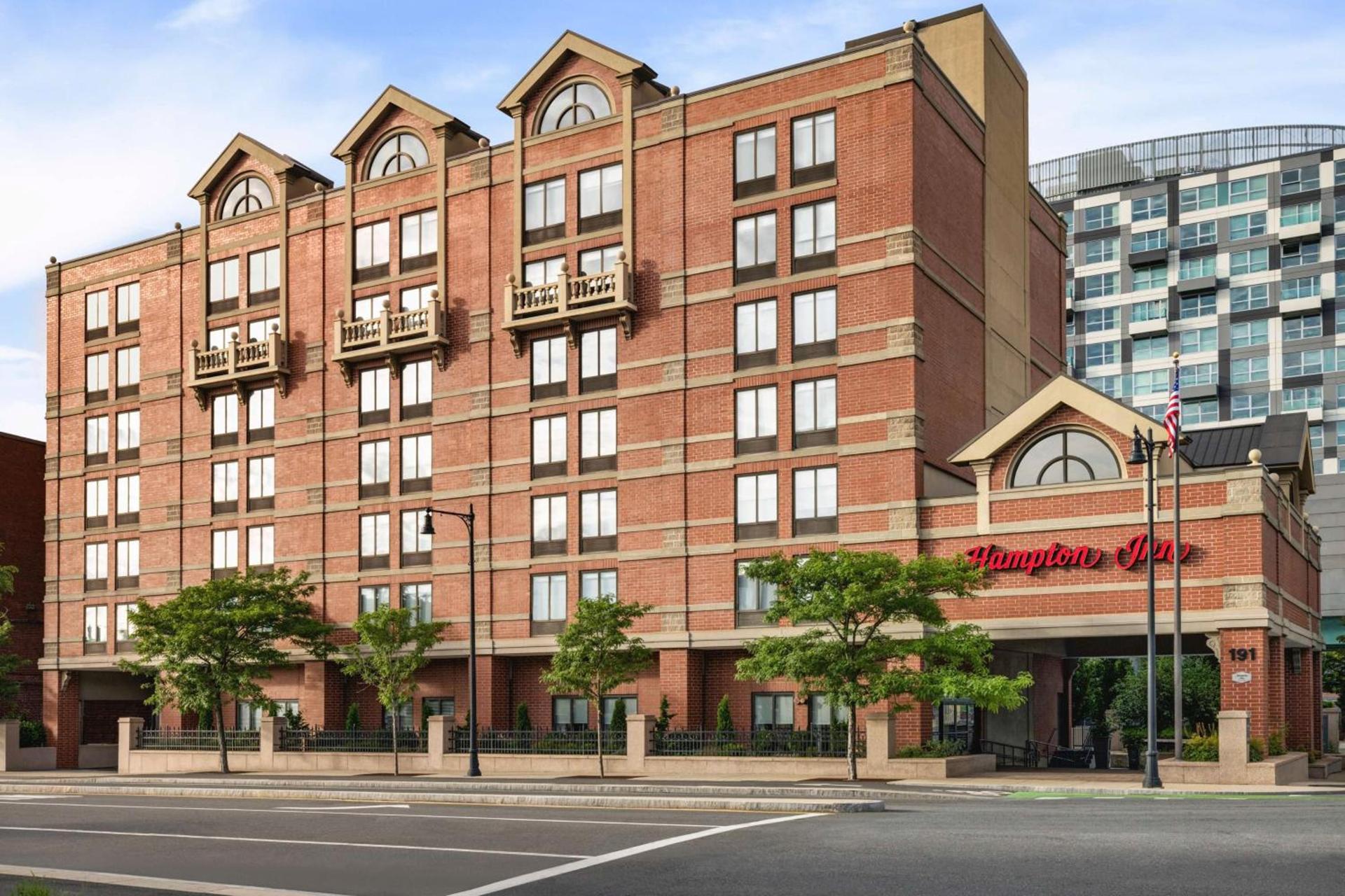 Hampton Inn by Hilton Boston/Cambridge photo 1