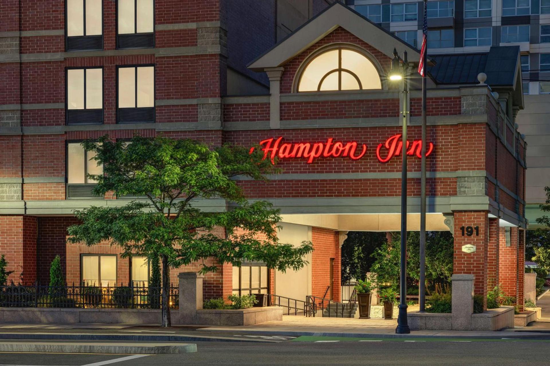 Hampton Inn by Hilton Boston/Cambridge photo 2