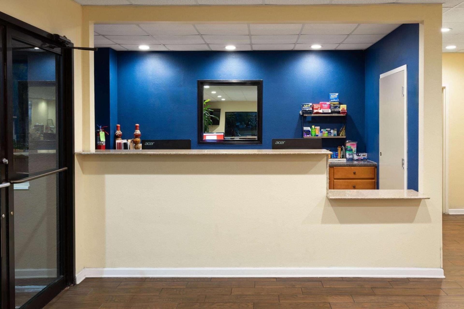 Days Inn by Wyndham Biloxi Beach photo 6