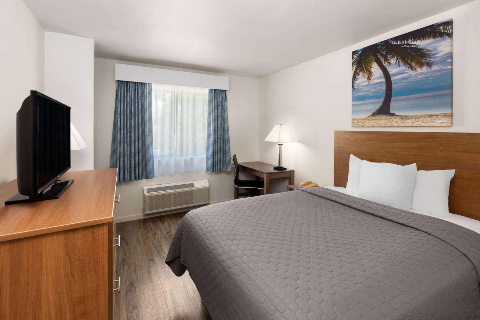 Days Inn by Wyndham Biloxi Beach photo 15