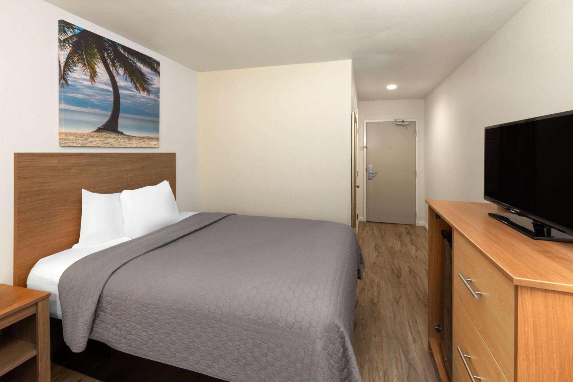 Days Inn by Wyndham Biloxi Beach photo 16