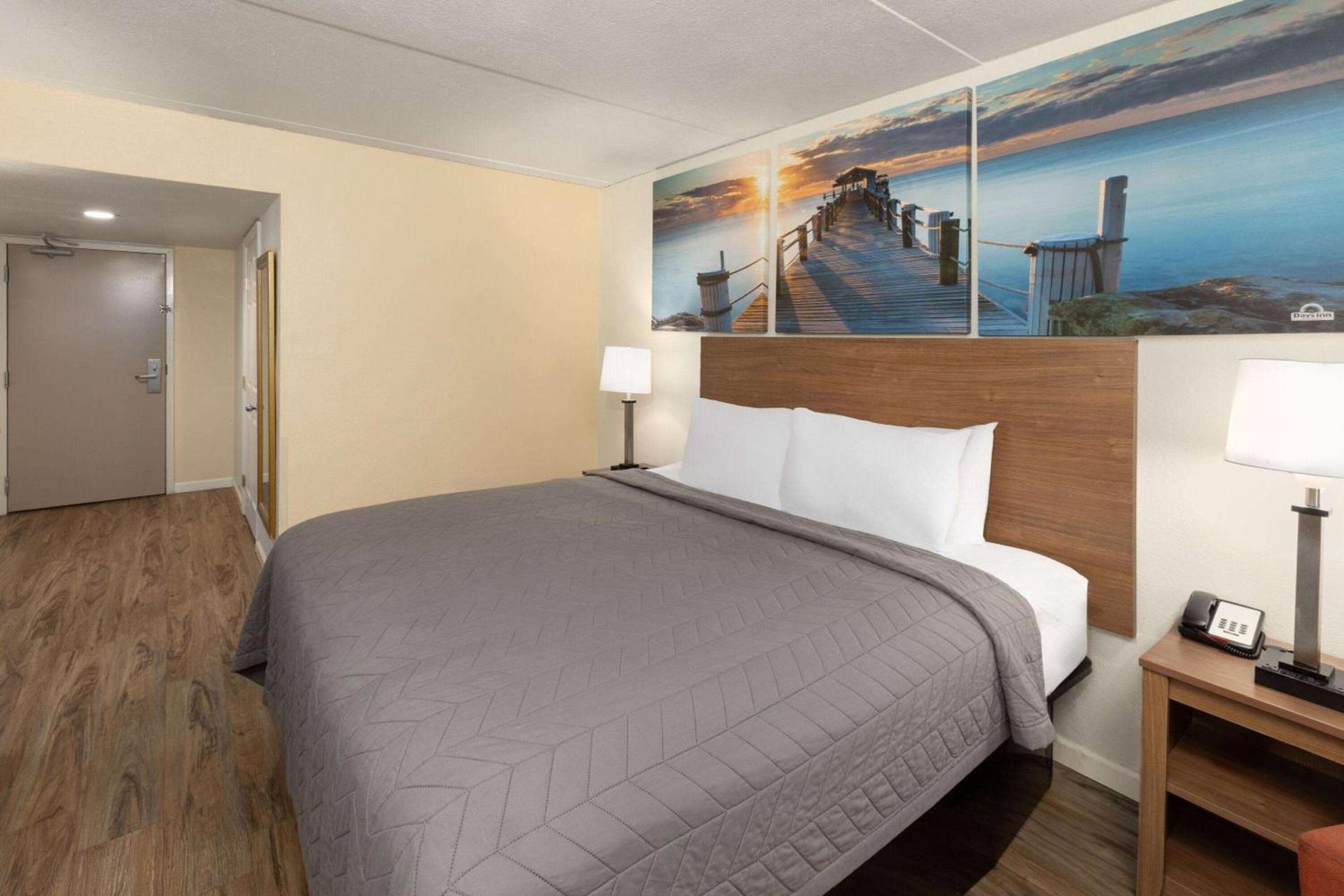 Days Inn by Wyndham Biloxi Beach photo 22
