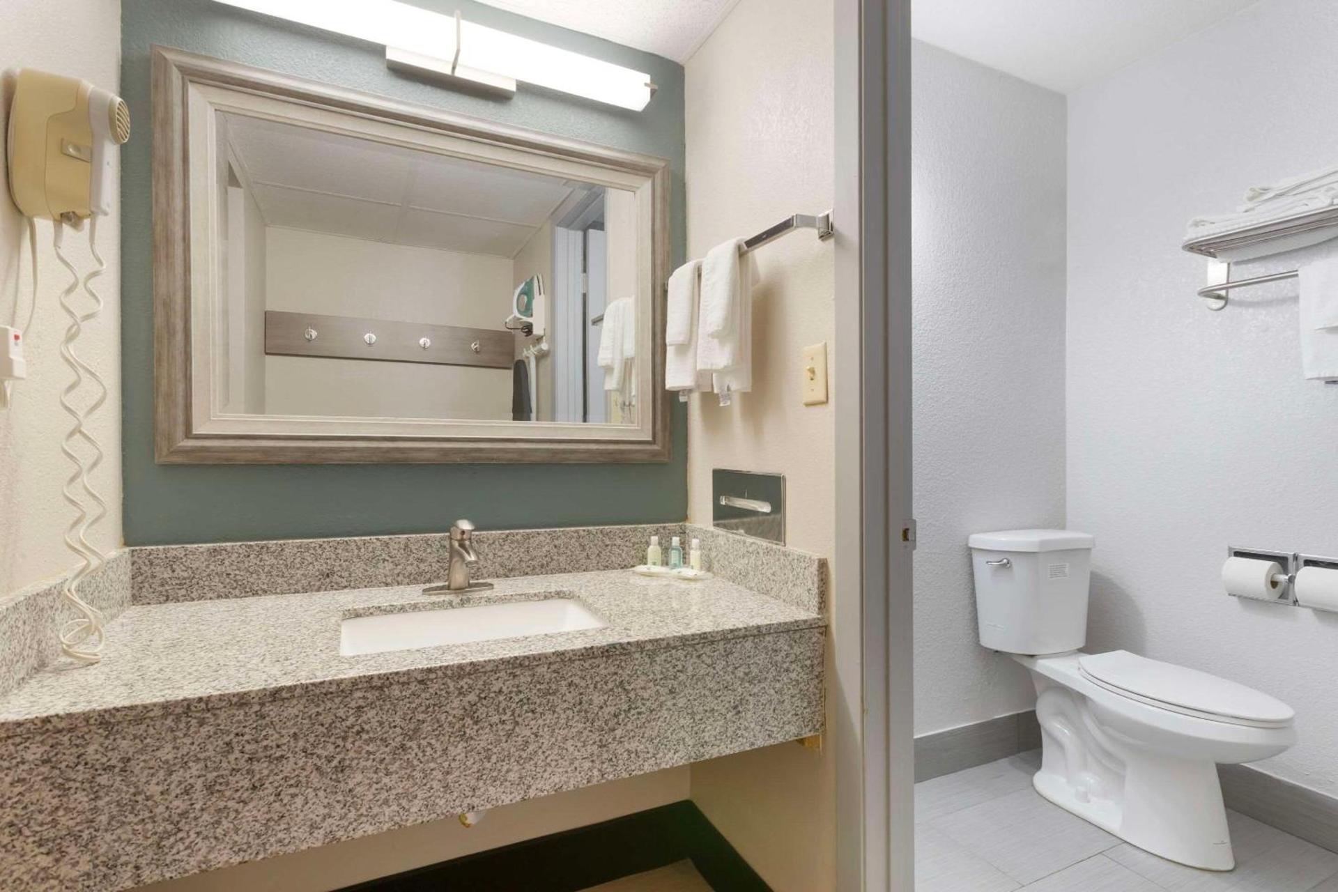 Quality Inn Newton at I-80 photo 19