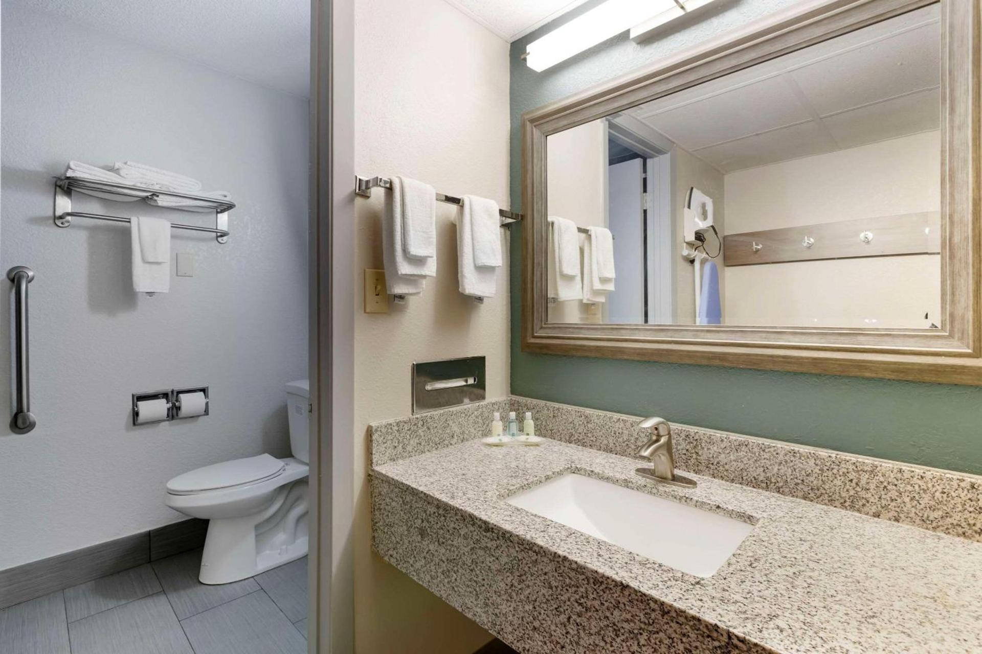 Quality Inn Newton at I-80 photo 23