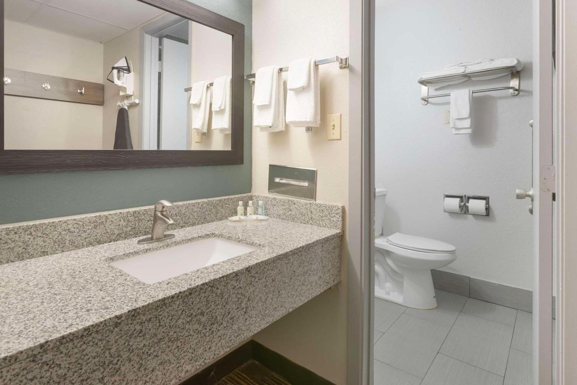 Quality Inn Newton at I-80 photo 28