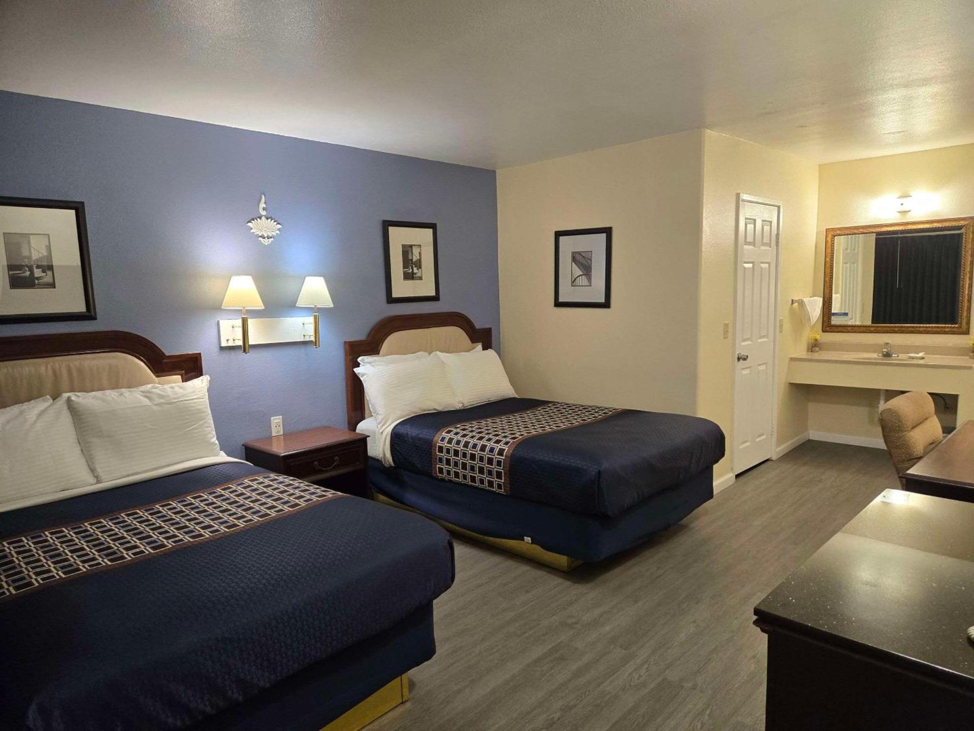 Rodeway Inn & Suites Blythe I-10 photo 7