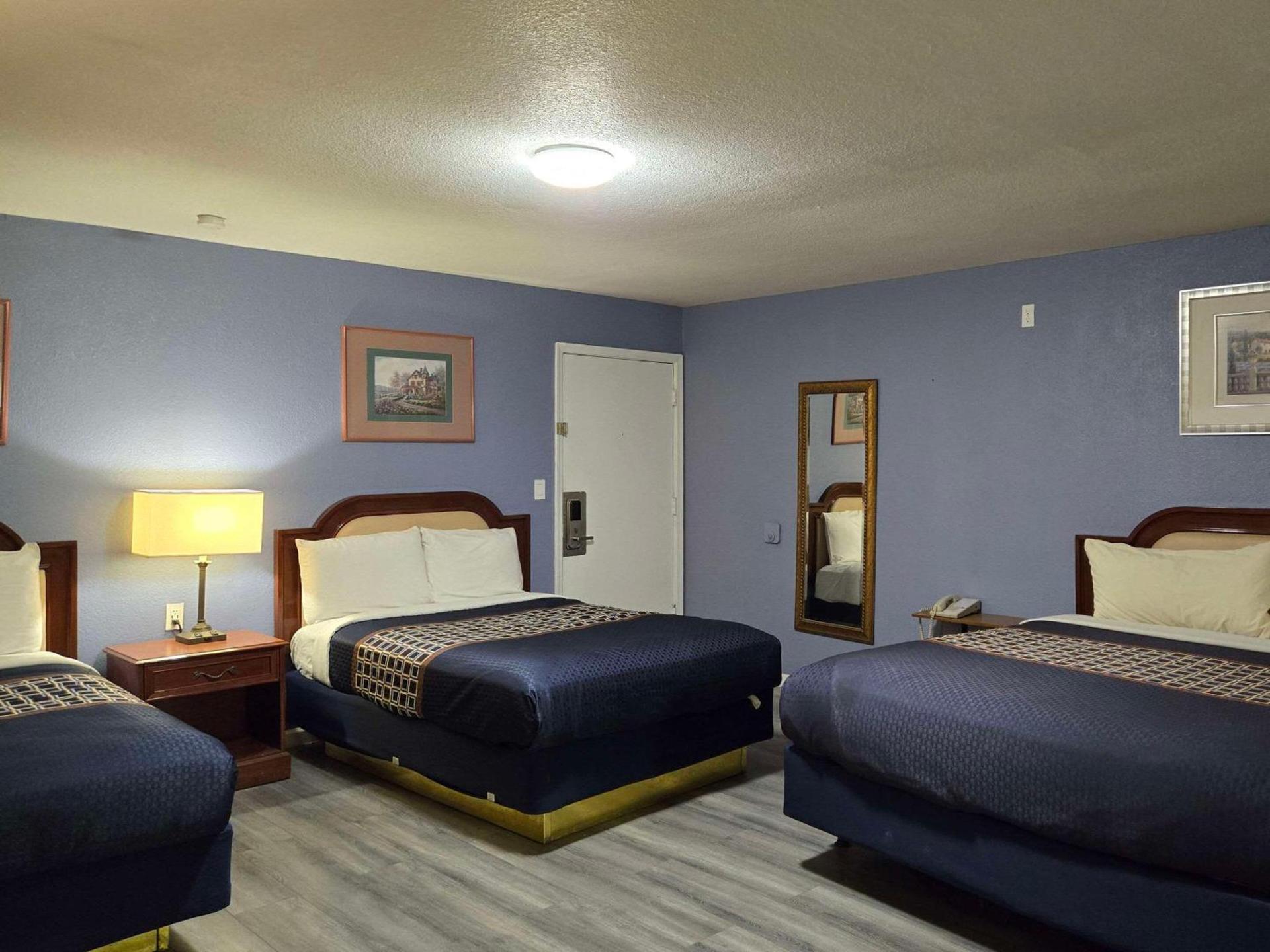 Rodeway Inn & Suites Blythe I-10 photo 16