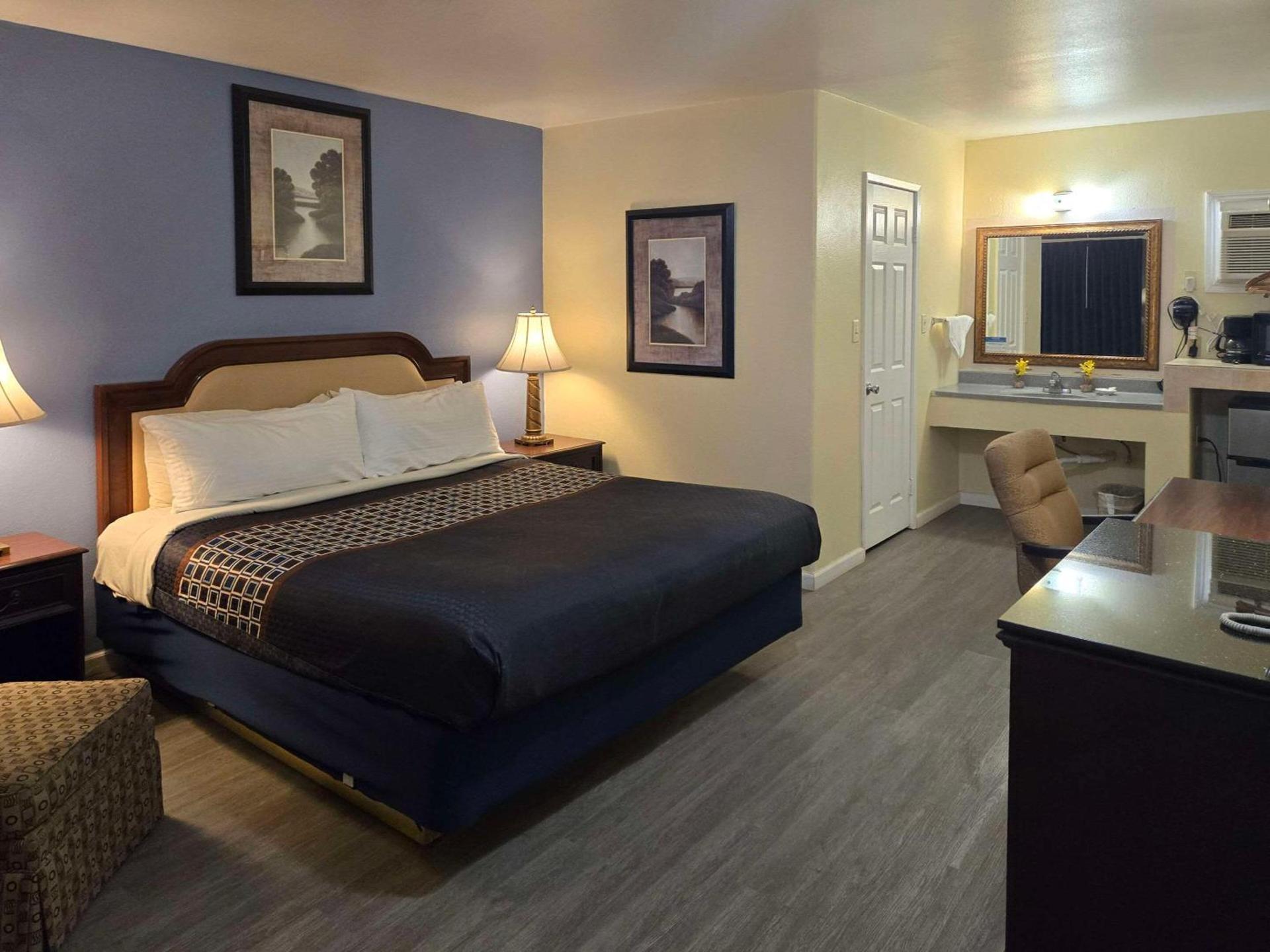 Rodeway Inn & Suites Blythe I-10 photo 21