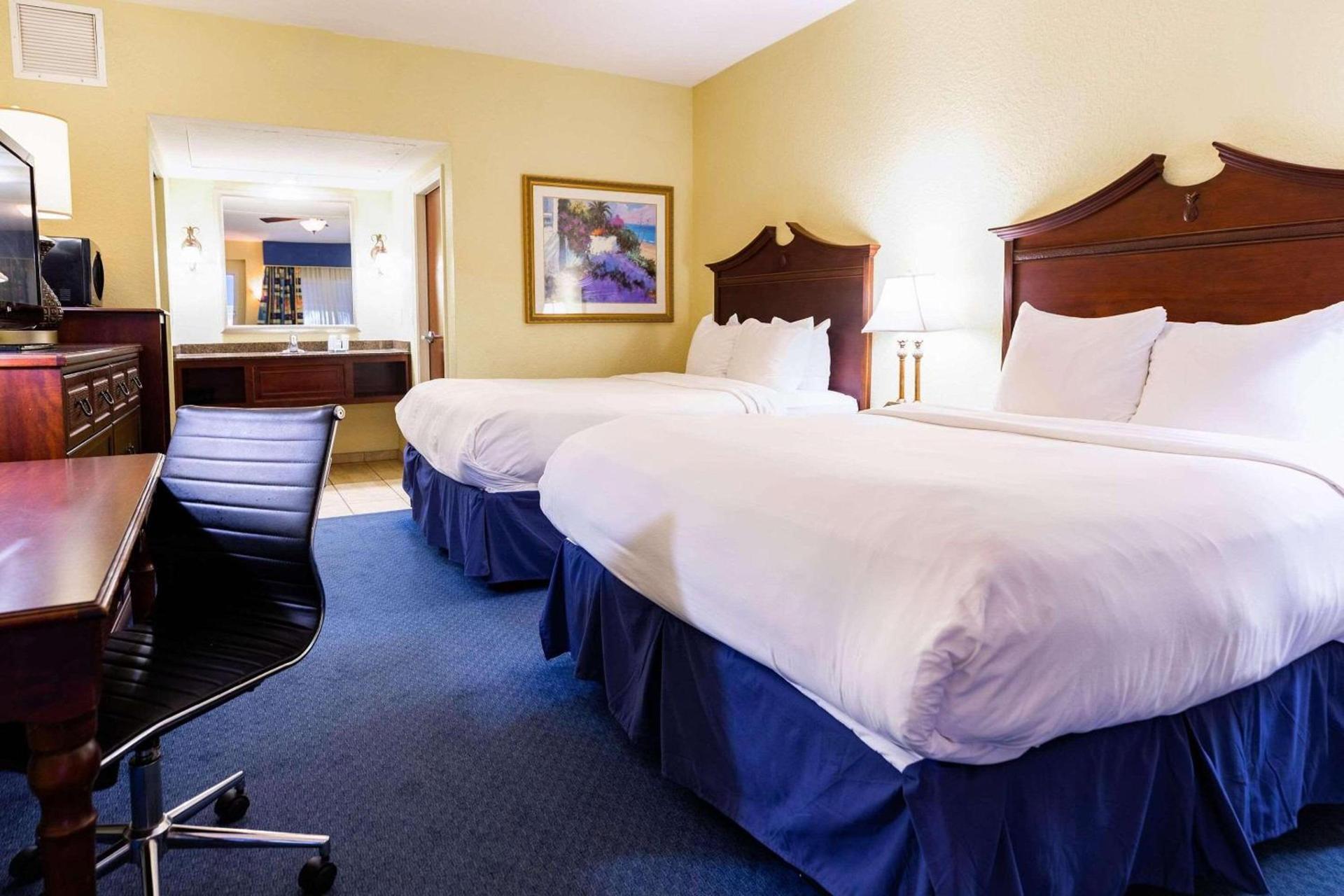 Radisson Resort at the Port photo 7