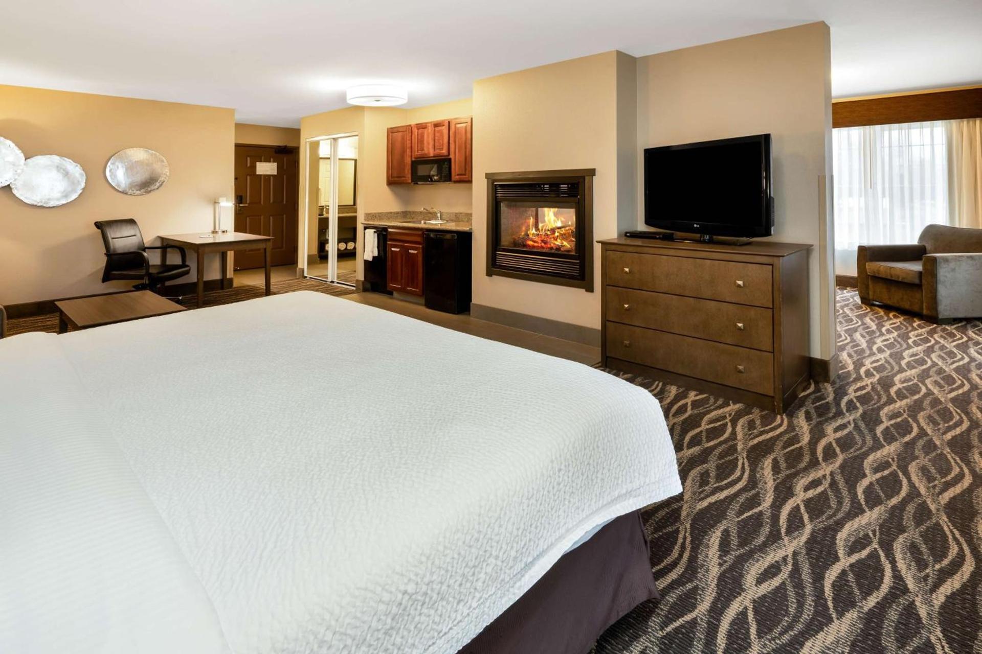 Best Western Plus Kalispell/Glacier Park West Hotel & Suites photo 3