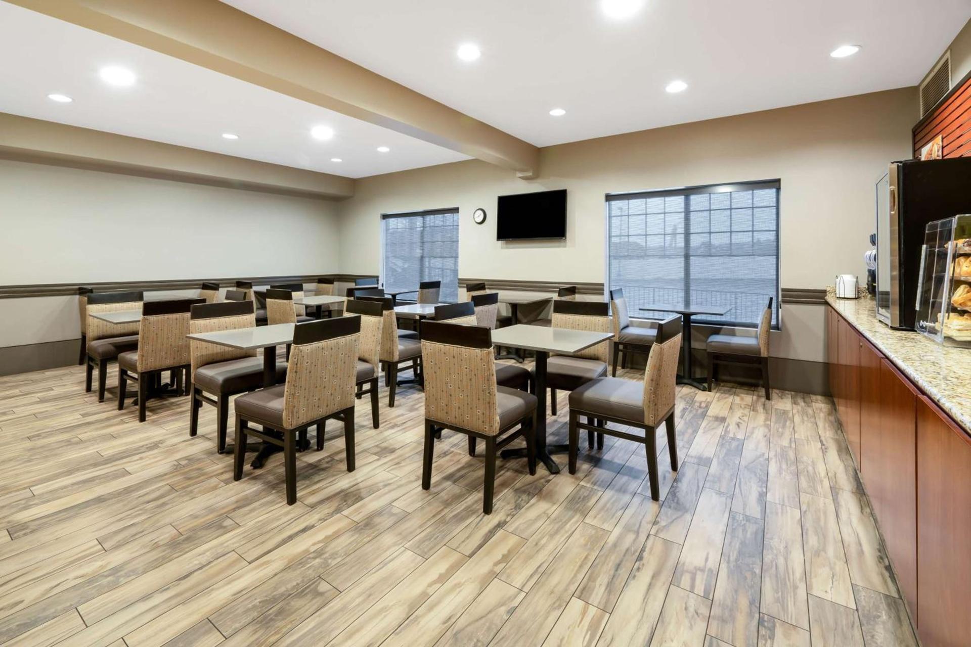 Best Western Plus Kalispell/Glacier Park West Hotel & Suites photo 6