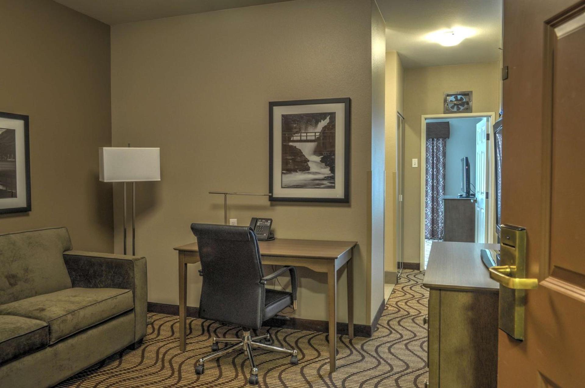 Best Western Plus Kalispell/Glacier Park West Hotel & Suites photo 21