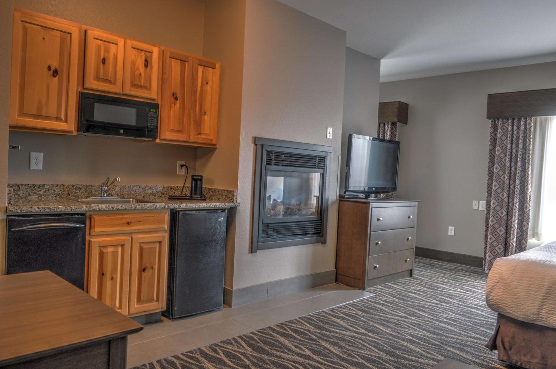 Best Western Plus Kalispell/Glacier Park West Hotel & Suites photo 24