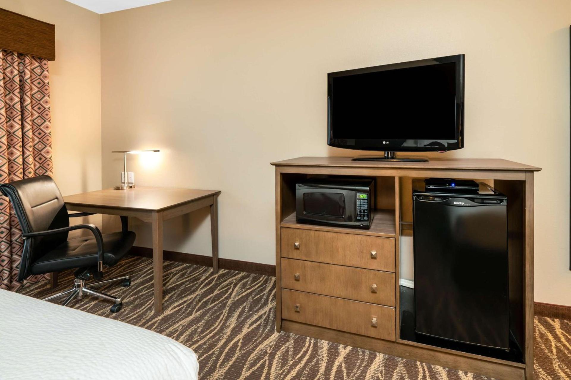 Best Western Plus Kalispell/Glacier Park West Hotel & Suites photo 25