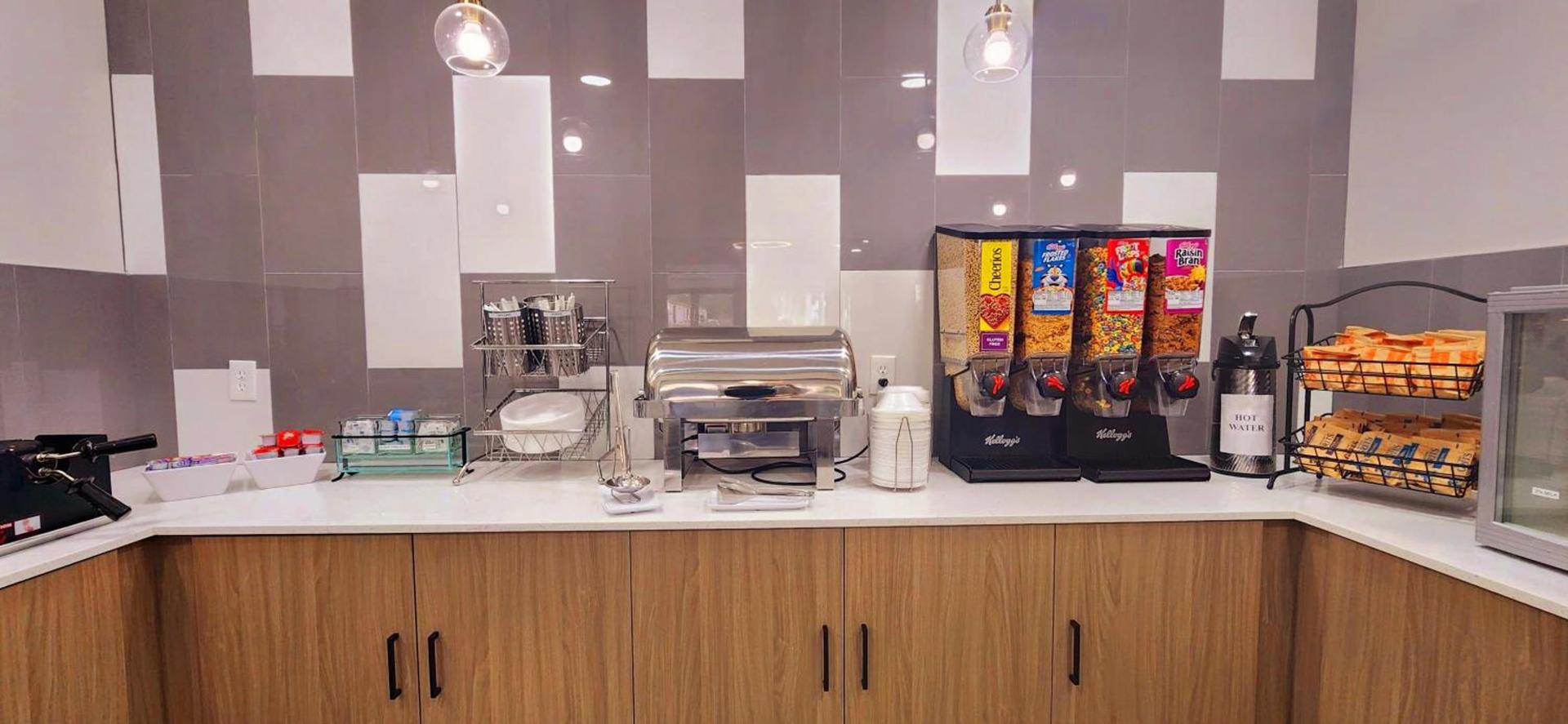 Americas Best Value Inn & Suites-Foley - Fully Renovated photo 44