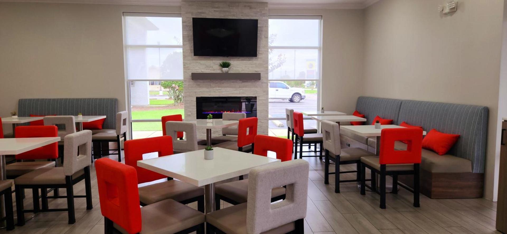 Americas Best Value Inn & Suites-Foley - Fully Renovated photo 45