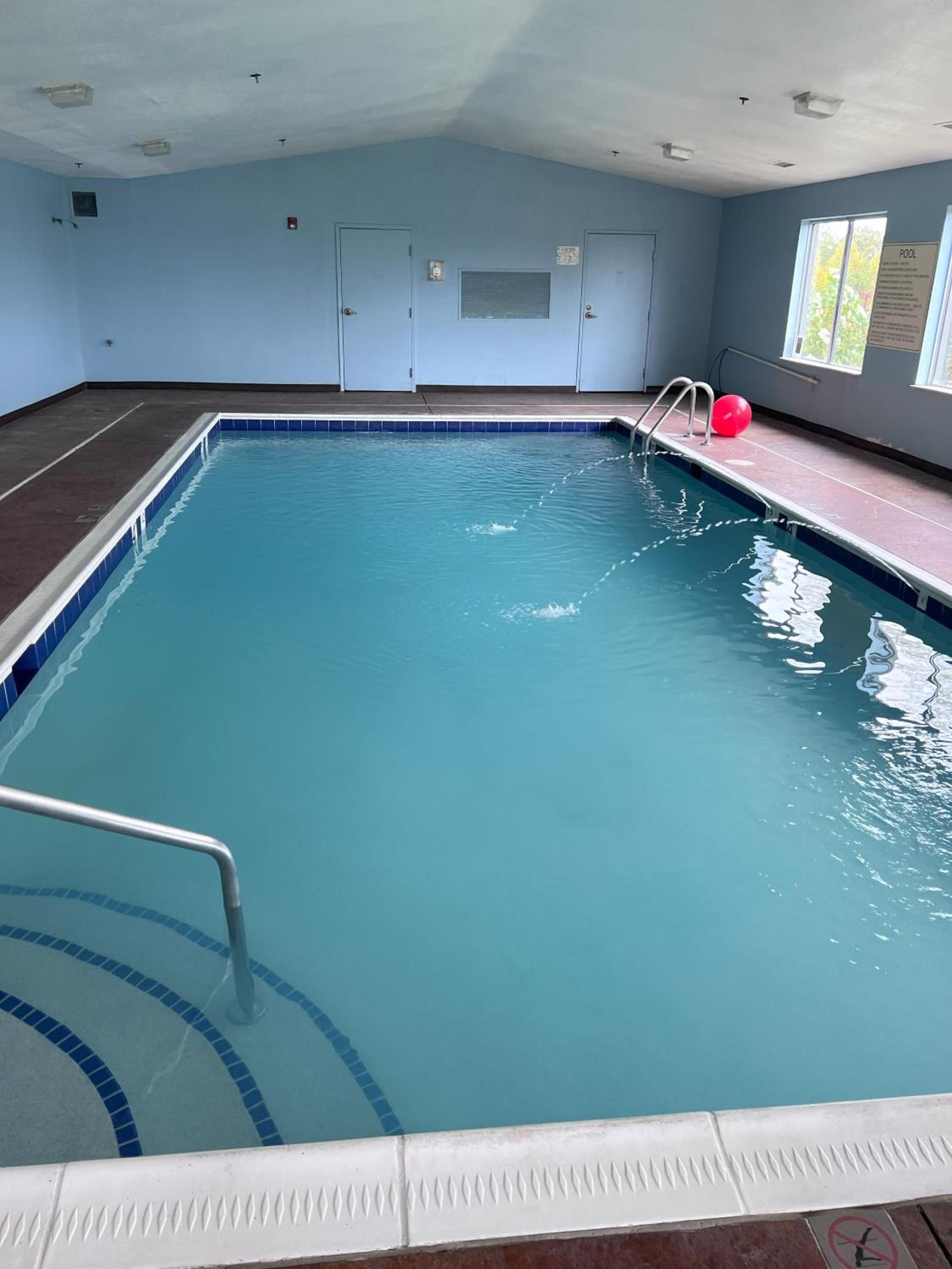 Wingate by Wyndham Dublin Near Claytor Lake State Park photo 4