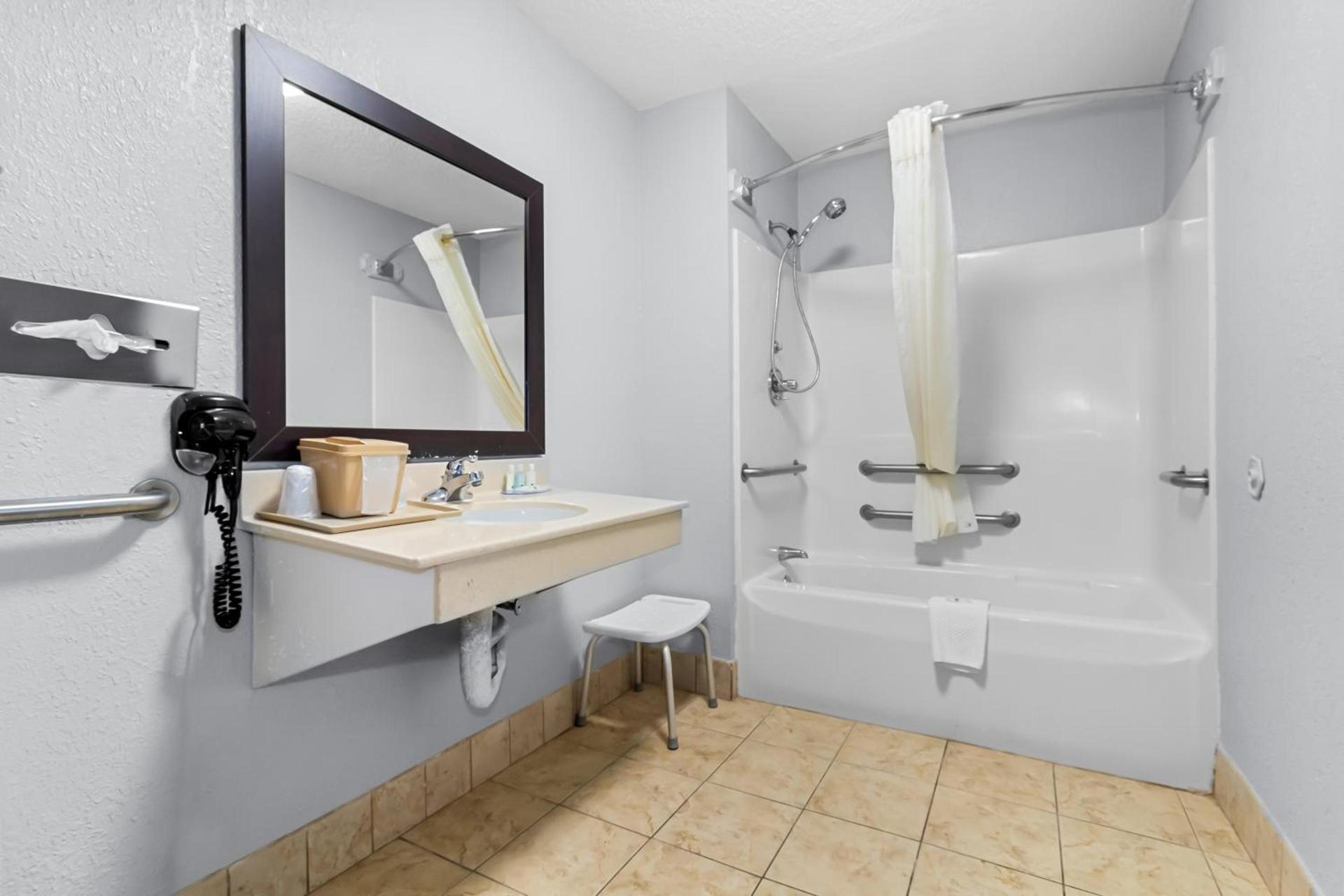 Quality Inn & Suites Florence Civic Center photo 74