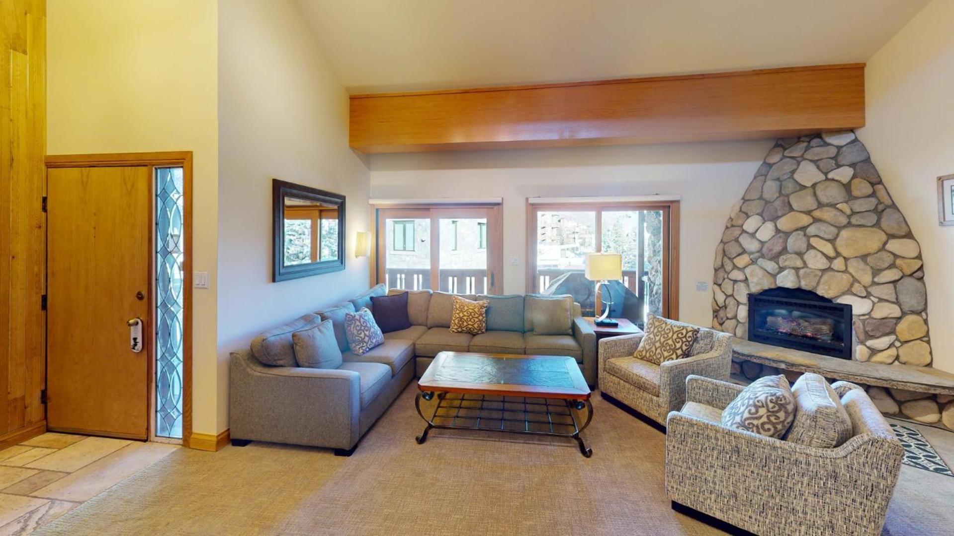 Enzian - CoralTree Residence Collection photo 2