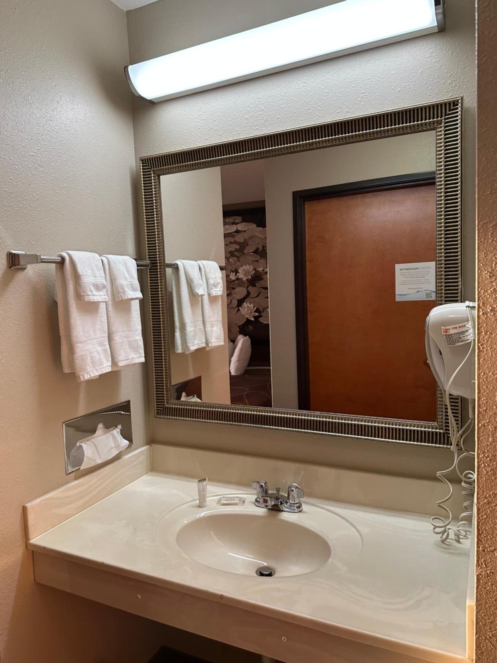 Super 8 by Wyndham Union photo 24