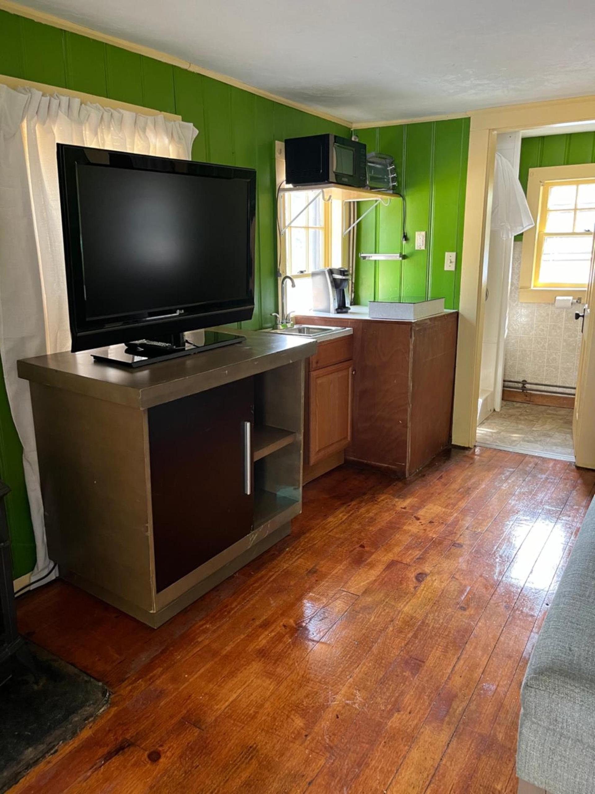 White Mountain Cottages photo 9