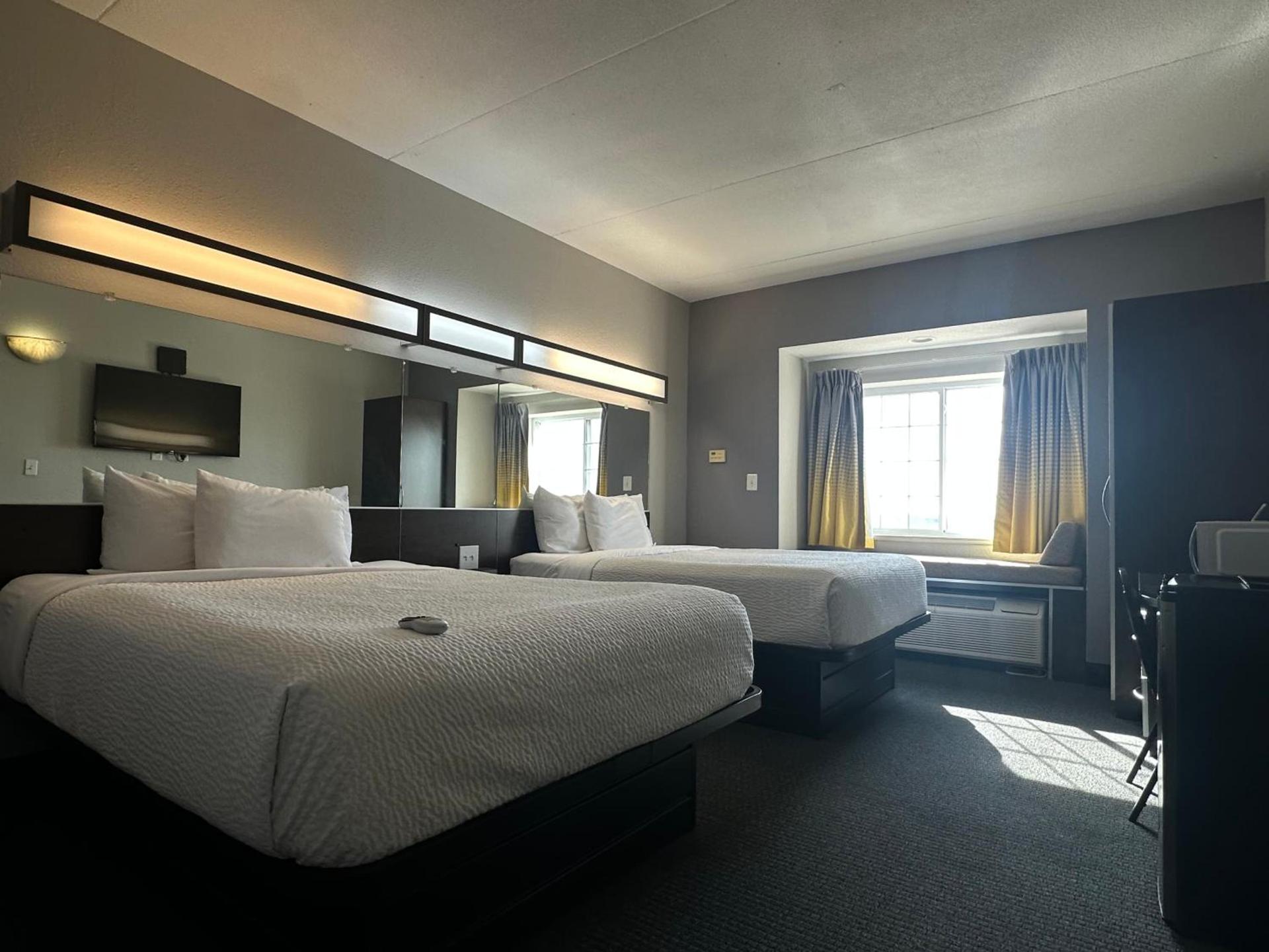 Microtel Inn & Suites by Wyndham Quincy Downtown - River Area photo 39