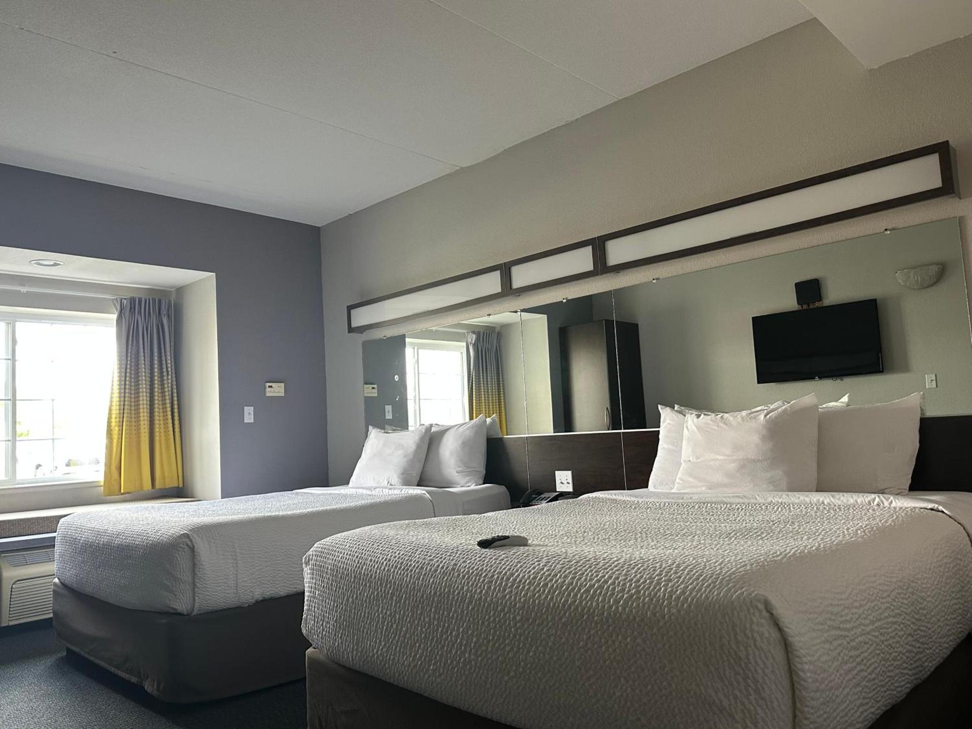 Microtel Inn & Suites by Wyndham Quincy Downtown - River Area photo 35