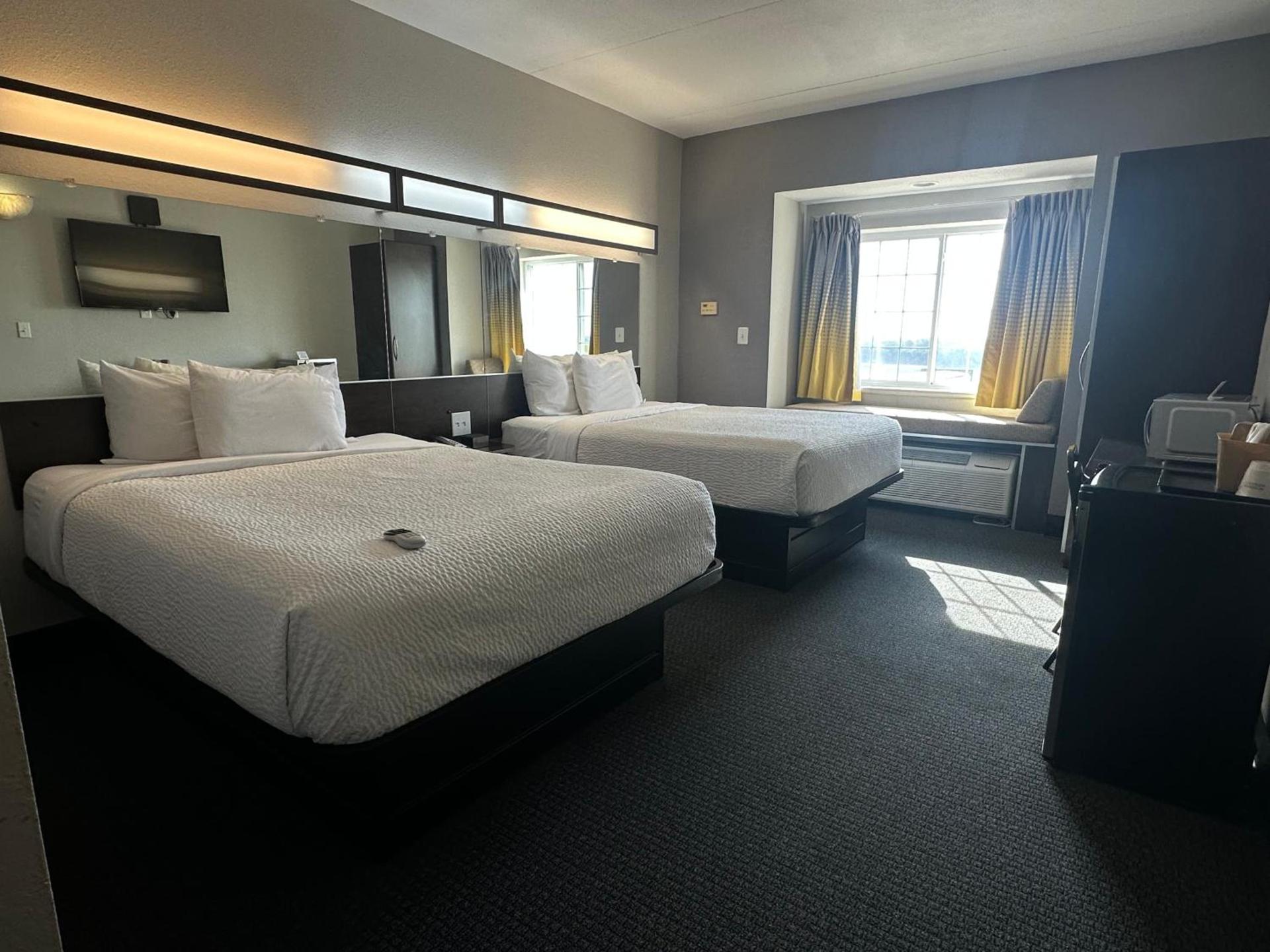 Microtel Inn & Suites by Wyndham Quincy Downtown - River Area photo 36