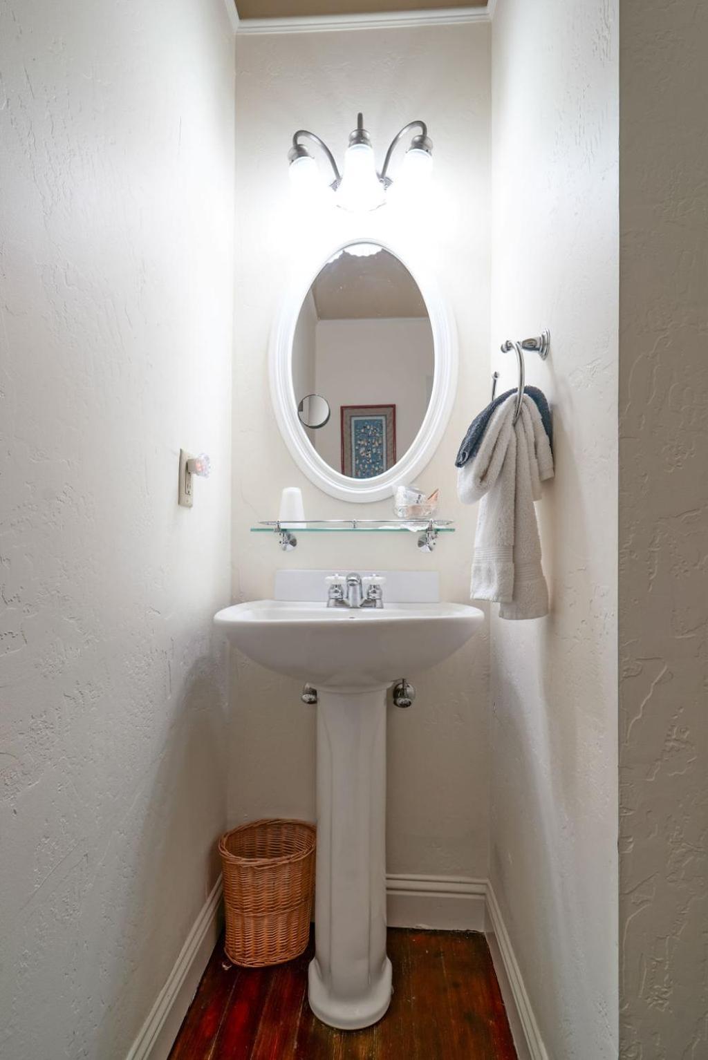 Weaverville Hotel photo 65