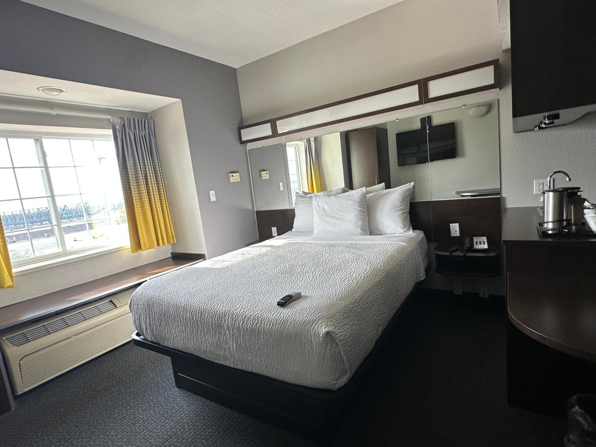 Microtel Inn & Suites by Wyndham Quincy Downtown - River Area photo 45