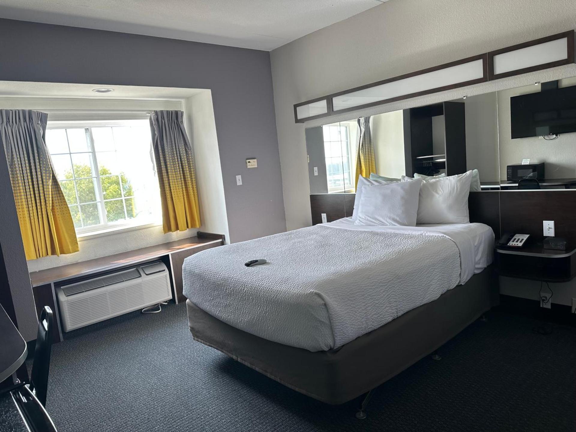 Microtel Inn & Suites by Wyndham Quincy Downtown - River Area photo 46