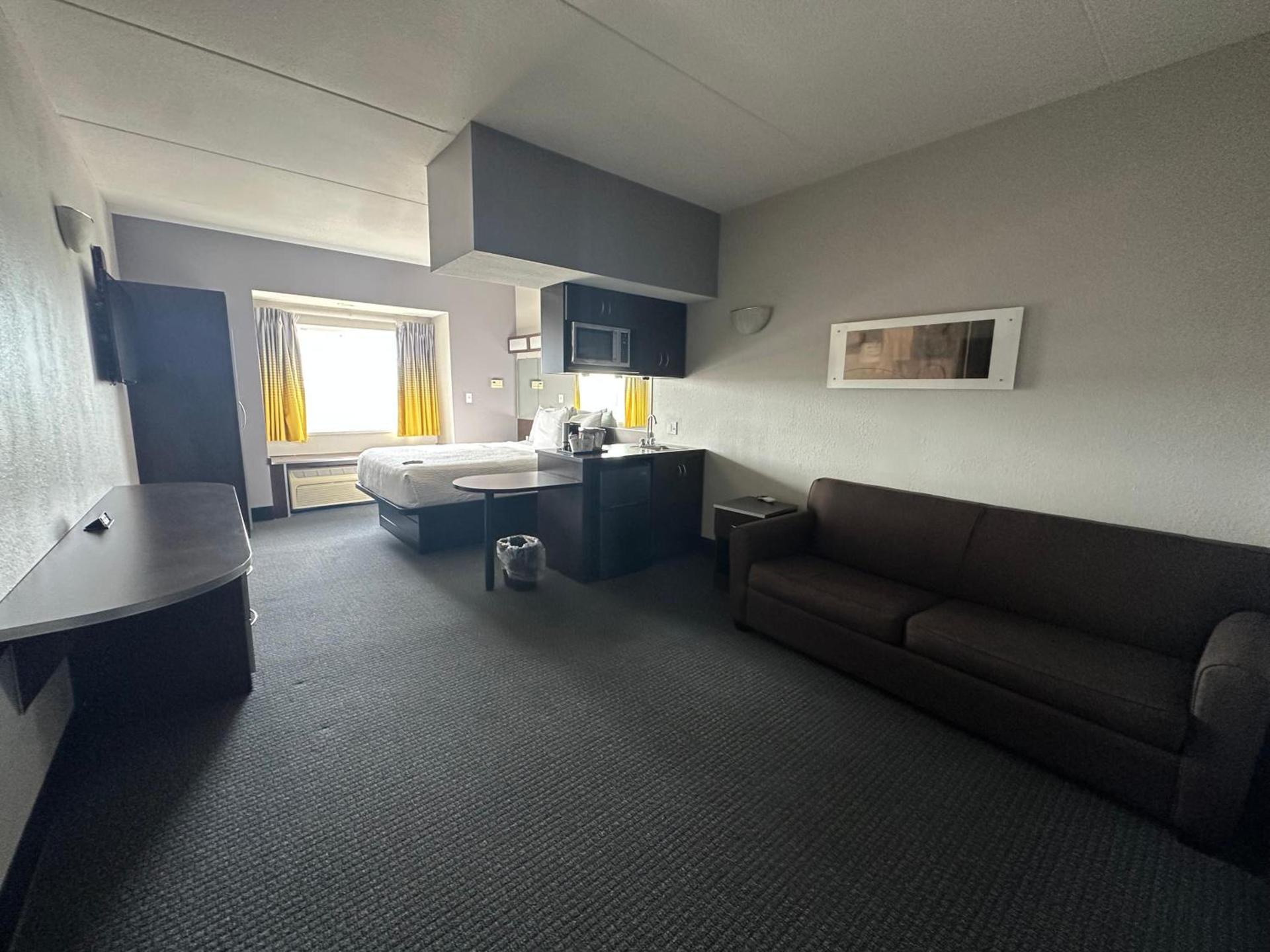 Microtel Inn & Suites by Wyndham Quincy Downtown - River Area photo 48
