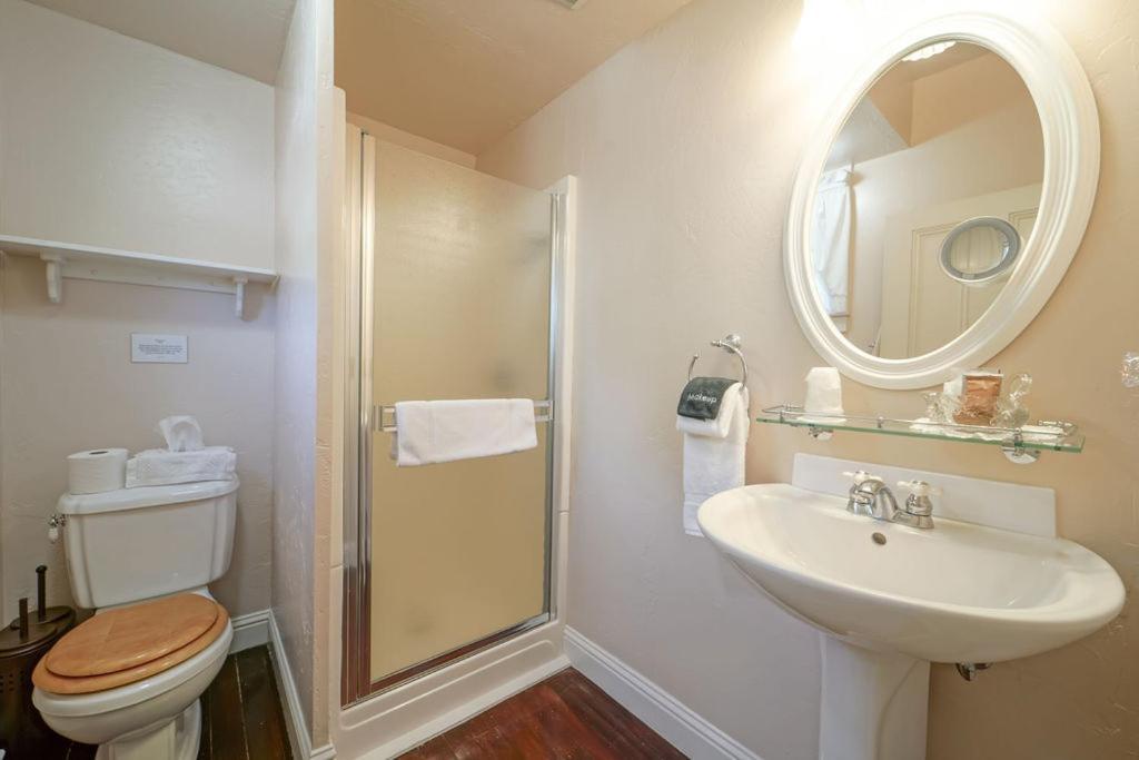 Weaverville Hotel photo 75