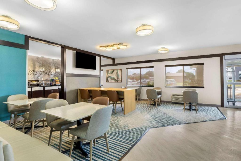 Comfort Inn photo 3