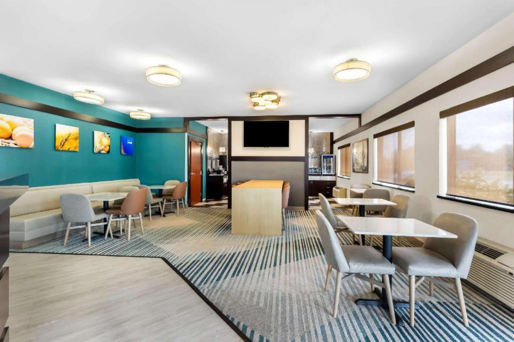 Comfort Inn photo 15