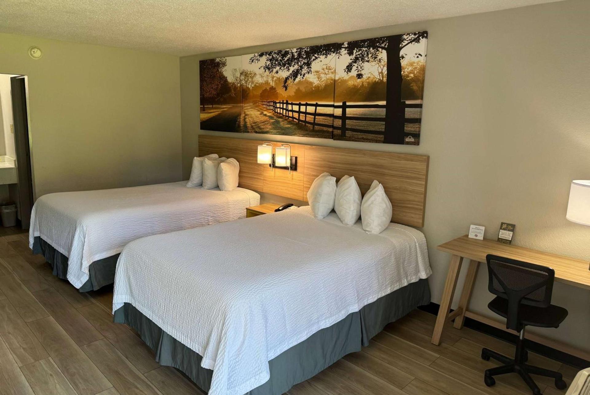 Days Inn by Wyndham Crystal River photo 2