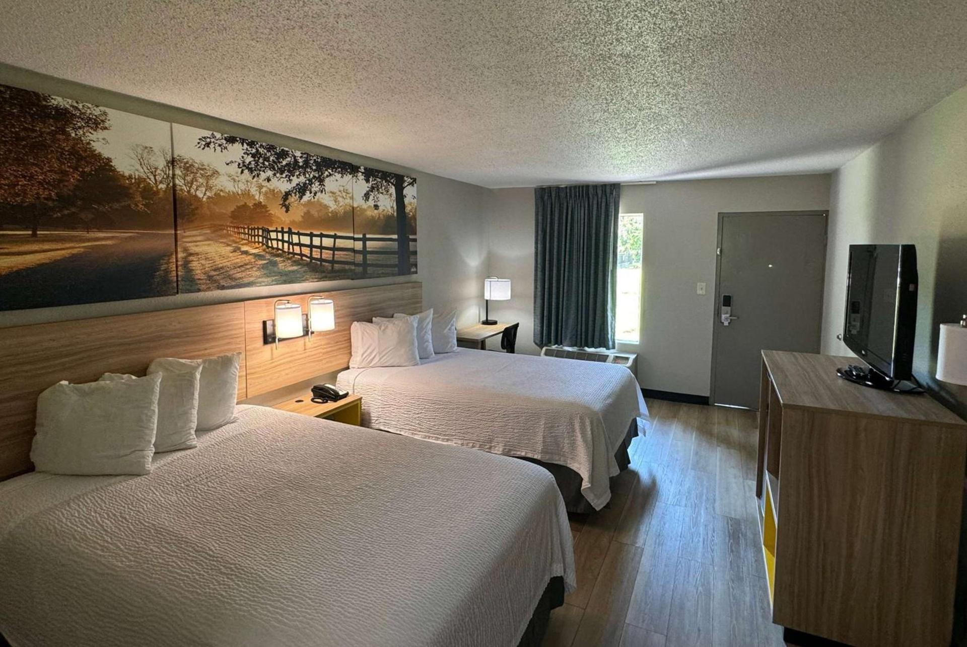 Days Inn by Wyndham Crystal River photo 5