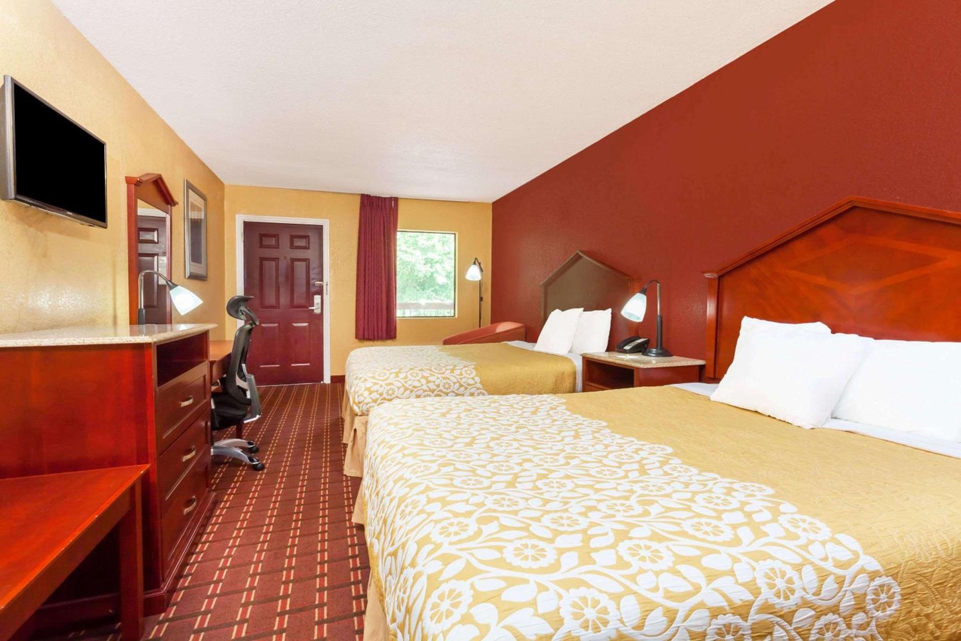 Days Inn by Wyndham Columbia photo 13