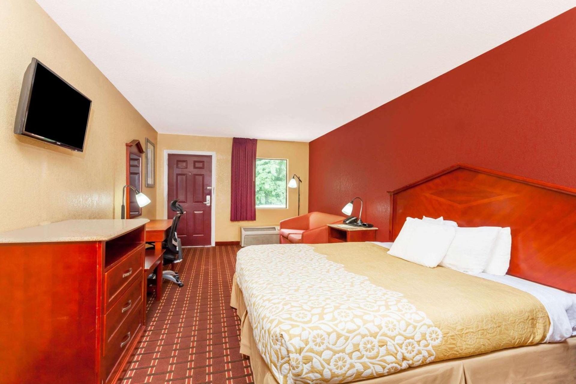 Days Inn by Wyndham Columbia photo 19