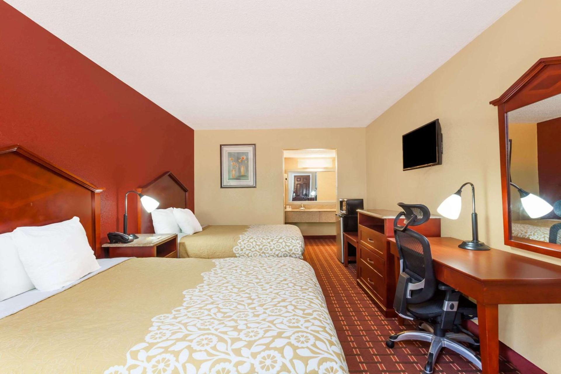 Days Inn by Wyndham Columbia photo 20