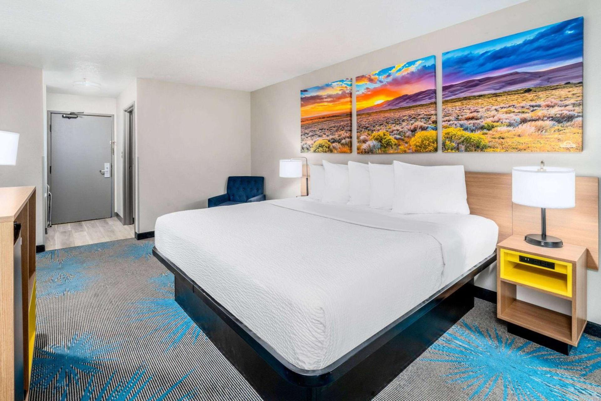 Days Inn by Wyndham Los Lunas photo 18
