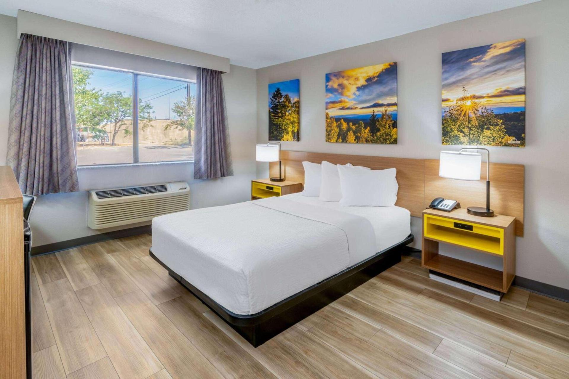 Days Inn by Wyndham Los Lunas photo 19