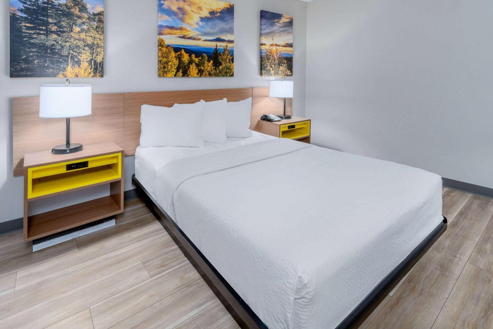 Days Inn by Wyndham Los Lunas photo 20