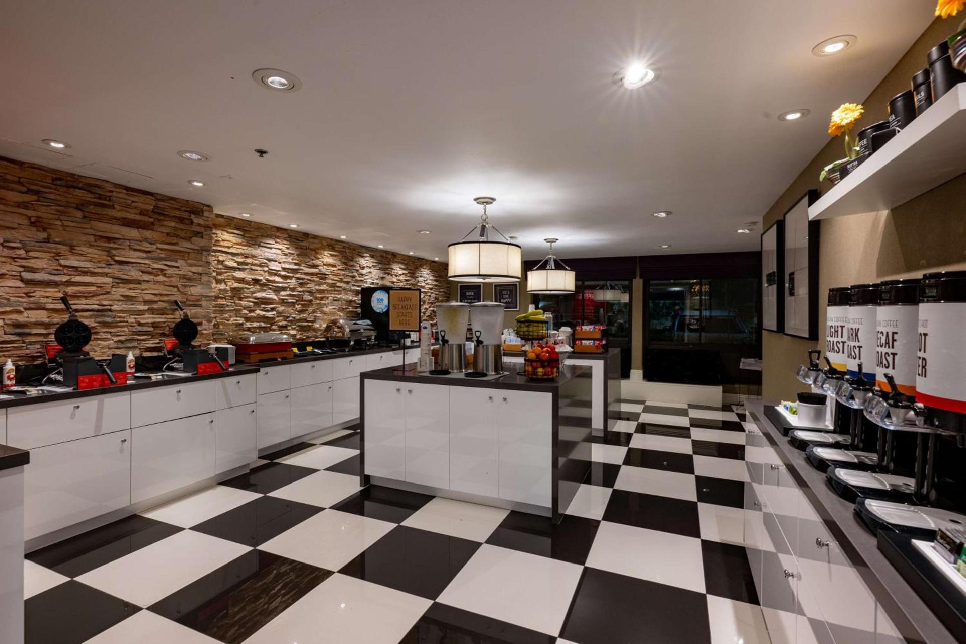 Hampton Inn by Hilton San Diego - Kearny Mesa photo 5
