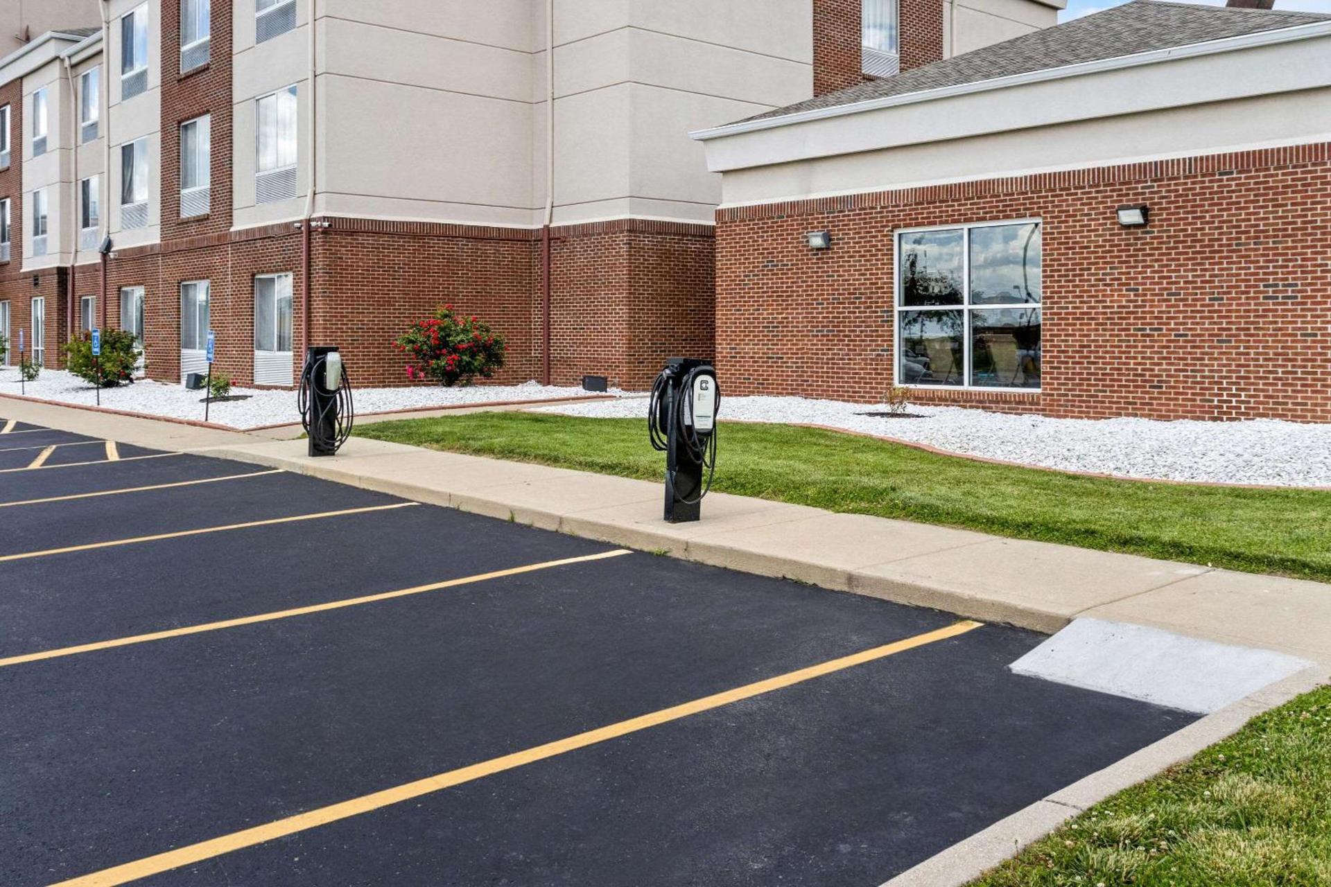Comfort Suites photo 6