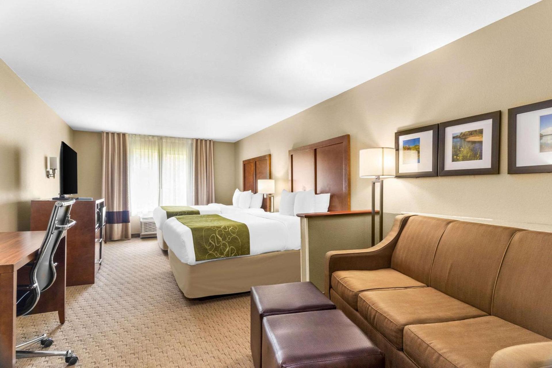 Comfort Suites photo 29