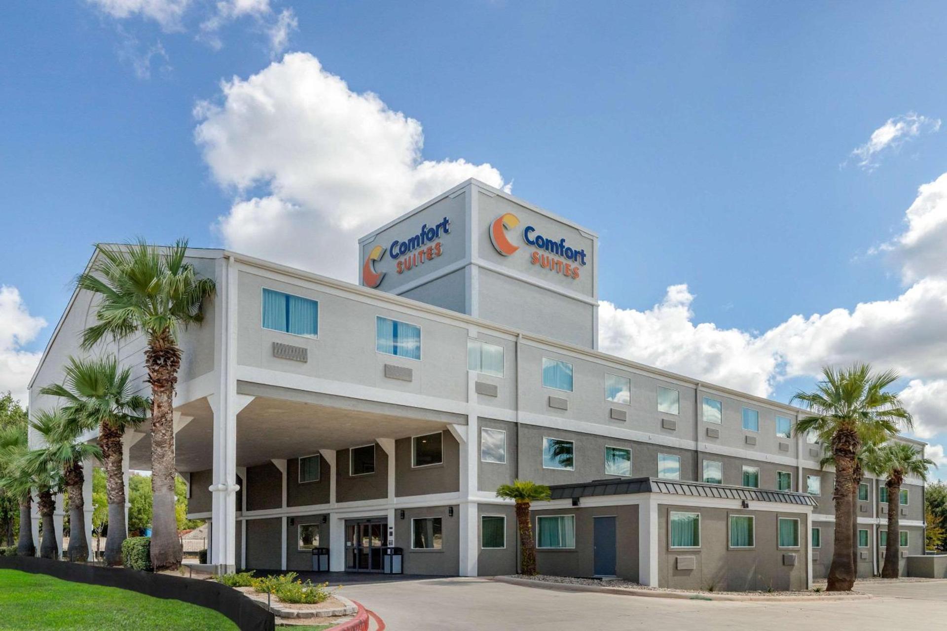 Comfort Suites San Antonio Airport North photo 1