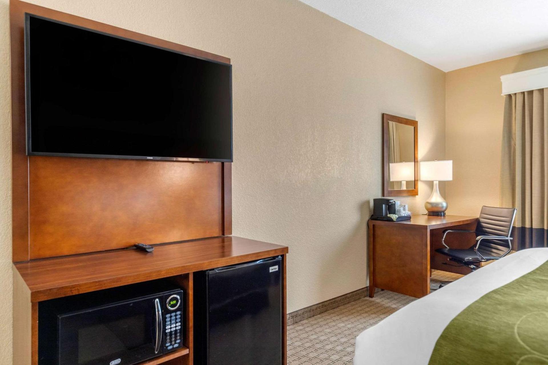 Comfort Suites San Antonio Airport North photo 24