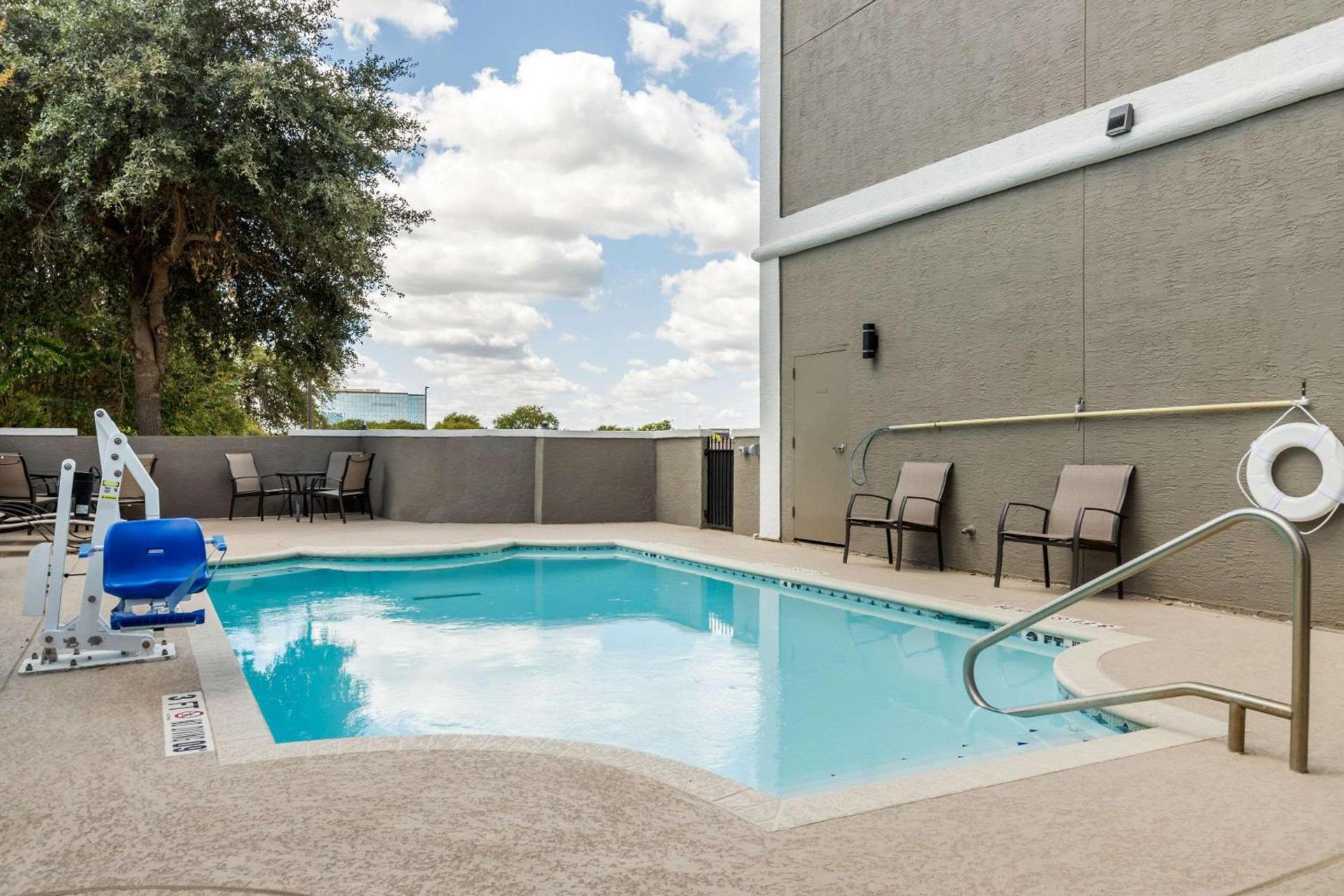 Comfort Suites San Antonio Airport North photo 25